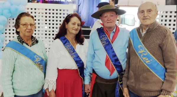 Domingos Becker e Dona Noili Barth são eleitos Rei e Rainha da Festa do  Vovô