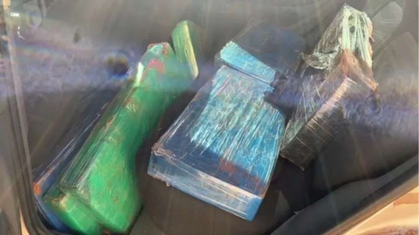 Casal é preso transportando 150kg de maconha na BR 277