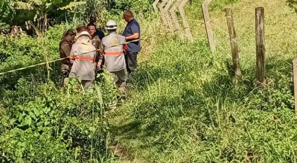 Pai e filha morrem eletrocutados em trilha de Santa Catarina após contato com fio caído