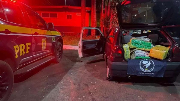 Polícia intercepta perseguição na BR-277 e apreende 200 kg de maconha