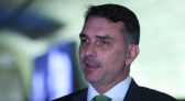 Flávio Bolsonaro declara apoio ao fim da escala 6x1