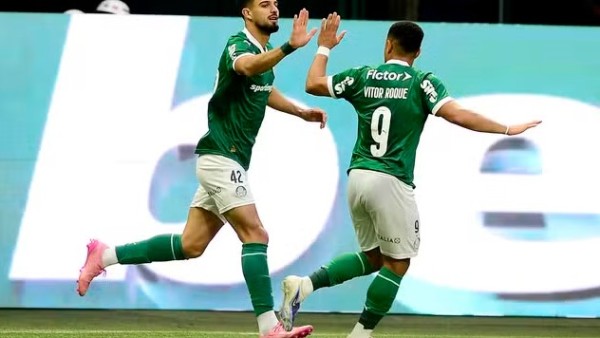 Palmeiras vence Ceará de virada para aliviar pressão no Allianz Parque