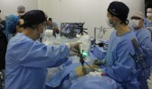 Hospital Mãe de Deus realiza a primeira cirurgia robótica de coluna vertebral do Sul do País