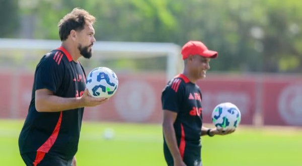Inter demite preparador de goleiros e auxiliares da comissão técnica