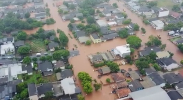 Dez cidades do PR registraram mais de 100 mm de chuva no sábado (28)