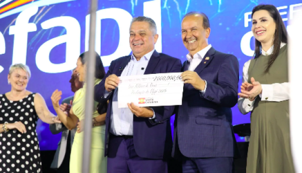 Efapi do Brasil é aberta oficialmente em Chapecó com anúncio de novos investimentos e presença de autoridades