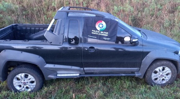 Veículo furtado em São Miguel do Oeste e recuperado nas proximidades de Idamar