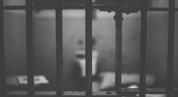 Padrasto é condenado a mais de 47 anos por abusos contra enteada no Meio-Oeste de SC