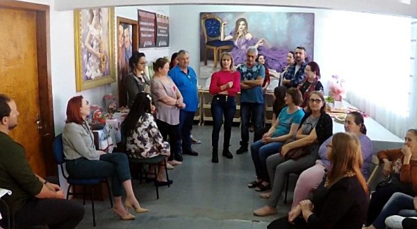 Artefron realiza exposição e entrega de certificados e trabalhos dos alunos do projeto Arte e Vida