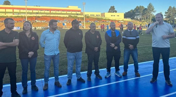 Administração inaugura a pista de atletismo do estádio Jacob Maran
