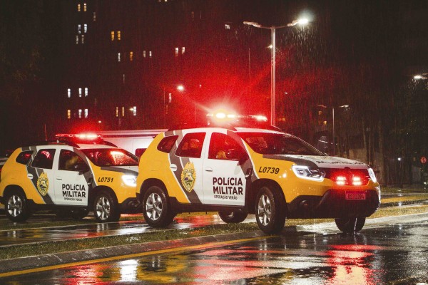 Homem invade residência e furta arma de fogo