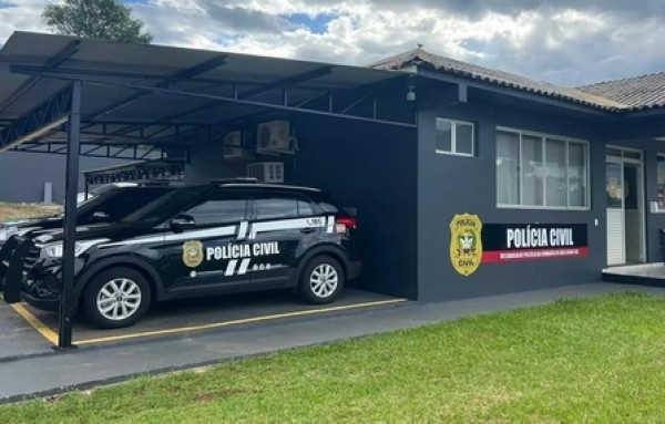 Homem é preso acusado de extorquir mulher