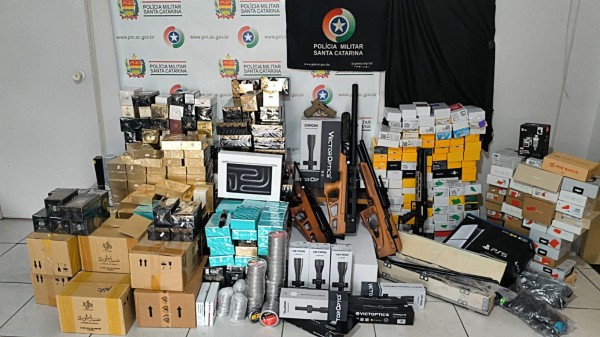 Mercadorias avaliadas em R$ 580 mil são apreendidas em ônibus vindo do Paraguai