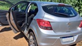 Motorista de aplicativo é assaltado por quatro suspeitos armados