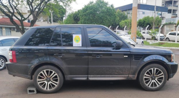 Polícia Militar salva vítima que saltou de carro durante sequestro; acusados foram presos
