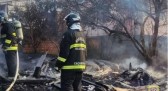 Queima de lixo termina com duas casas destruídas pelo fogo em SC