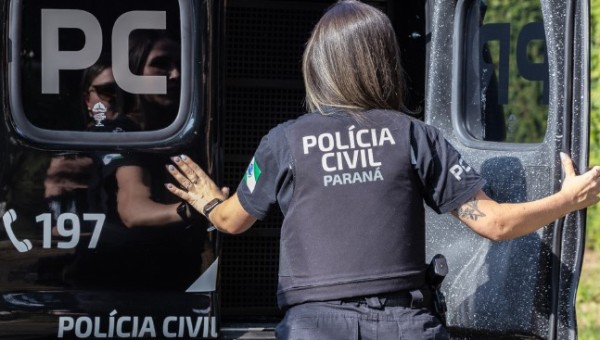 Mulher é presa após atraso no pagamento da pensão alimentícia