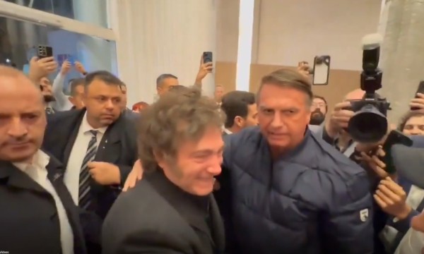 Presidente Milei promete desburocratizar passo aduaneiro durante visita a Santa Catarina