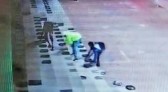 Câmeras de monitoramento mostram ação de vândalos na Praça Walnir Bottaro Daniel