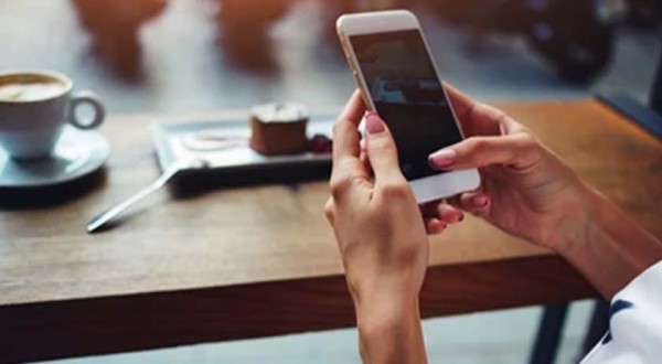 Mulher descobre mais de mil traições aplicando ‘teste de lealdade’ nas redes sociais