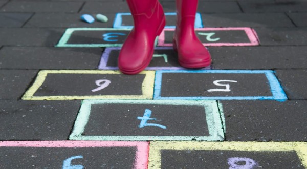 Dia Mundial do Brincar: 15 brincadeiras antigas para unir a família