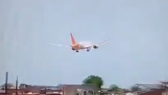 Avião cai na Índia com 242 passageiros após decolar para Londres