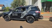 Terceiro poste é derrubado por contrabandistas durante fuga de carreta
