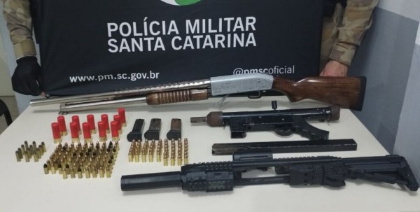 Jovem é presa por tráfico de drogas