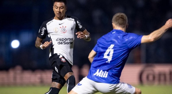 Corinthians vence o Barra-SC fora de casa e sai na frente na Copa do Brasil