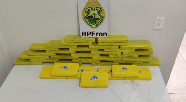 BPFRON prende duas pessoas com mais de 25 kg de drogas
