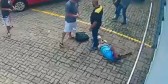 Briga por copo de suco termina em morte com correntes e cadeados