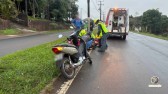 Mulher fica ferida após queda de motoneta na Avenida Willy Barth