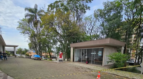 Homem é morto a pedradas ao lado da Capela da Igreja Matriz