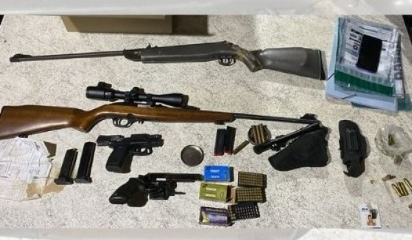 Homem é preso com armas e munições após Operação Policial