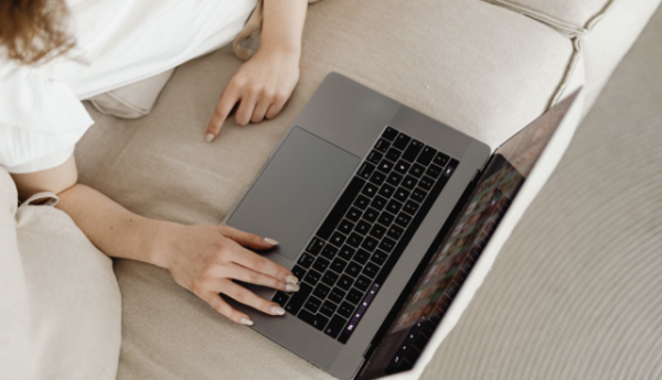 SUS passa a oferecer atendimento psicológico on-line gratuito para mulheres vítimas de violência