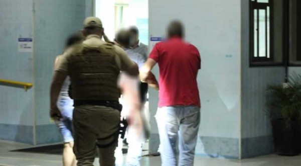 Homem que foi esfaqueado nas costas durante evento está em estado grave na UTI do Hospital Regional