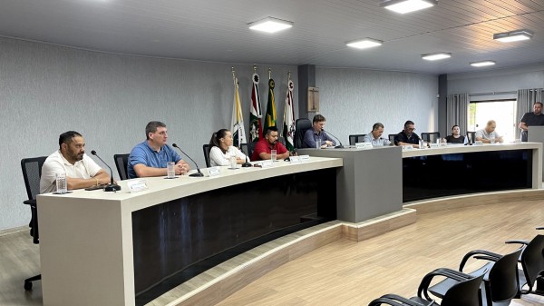 Vereadores aprovam reajustes e mudanças para servidores públicos