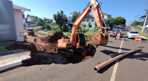 Trabalhos de restauração da AV. Prefeito Adelino Mangini segue em ritmo acelerado