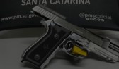 Homem é preso por porte ilegal de pistola 9mm em restaurante