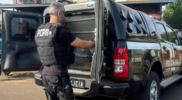 Drogas, televisor furtado e cobra silvestre são apreendidos em mandado de busca e apreensão; Duas pessoas foram presas