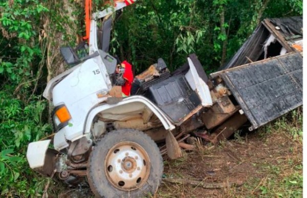 Saída de pista na BR-282 provoca 2 mortes em Herval d'Oeste