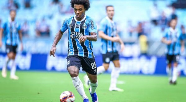 Tetê sofre lesão e Willian tem edema muscular