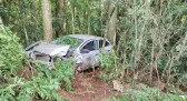 Homem fica ferido ao sair da pista e colidir com árvore na BR-282 em Maravilha