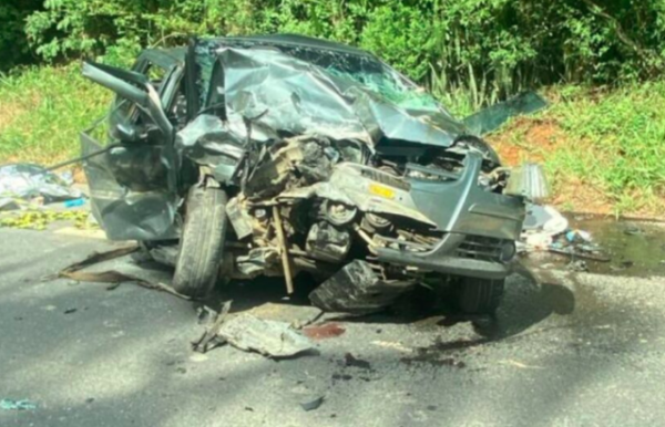 Mãe e filho morrem em acidente na BR-470