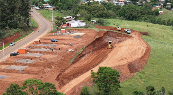 Construção das primeiras casas do programa Casa Catarina avança