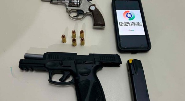 Homem embriagado usa arma de fogo para ameaçar pessoas