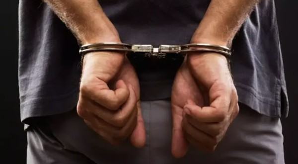 Homem é preso após tentar matar o próprio pai