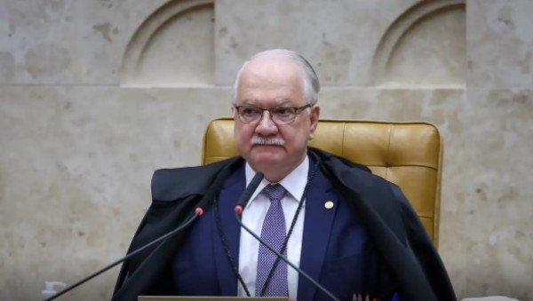 A pedido de Fachin, Mendonça retira parte de sigilo do caso Master