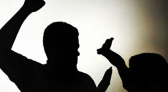 Homem é preso por violência doméstica