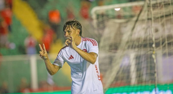 Inter vira sobre o Athletic-MG e larga em vantagem na Copa do Brasil